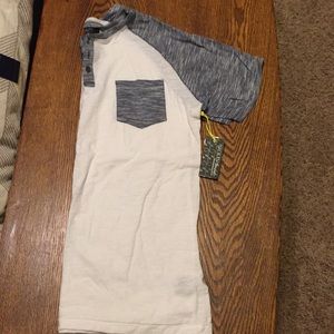 Men’s white and blue T-shirt